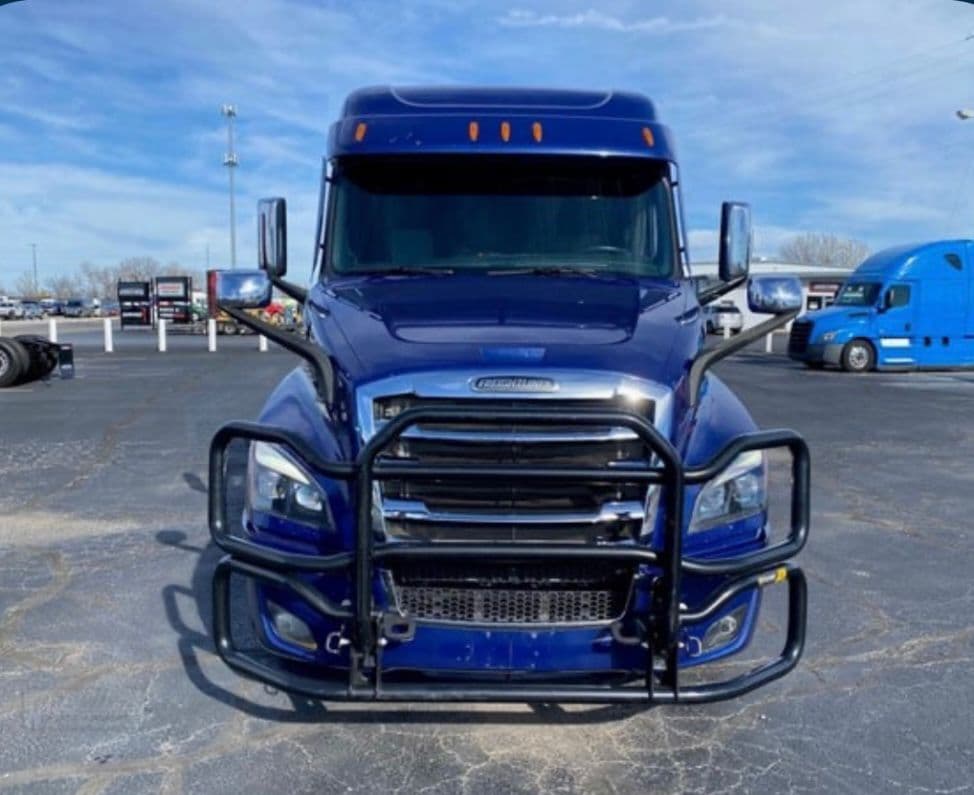 Freightliner Cascadia 126 thumbnail 4