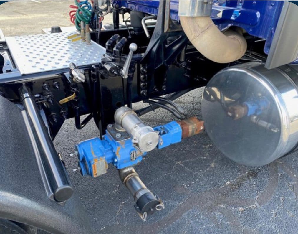 Freightliner Cascadia 126 thumbnail 5