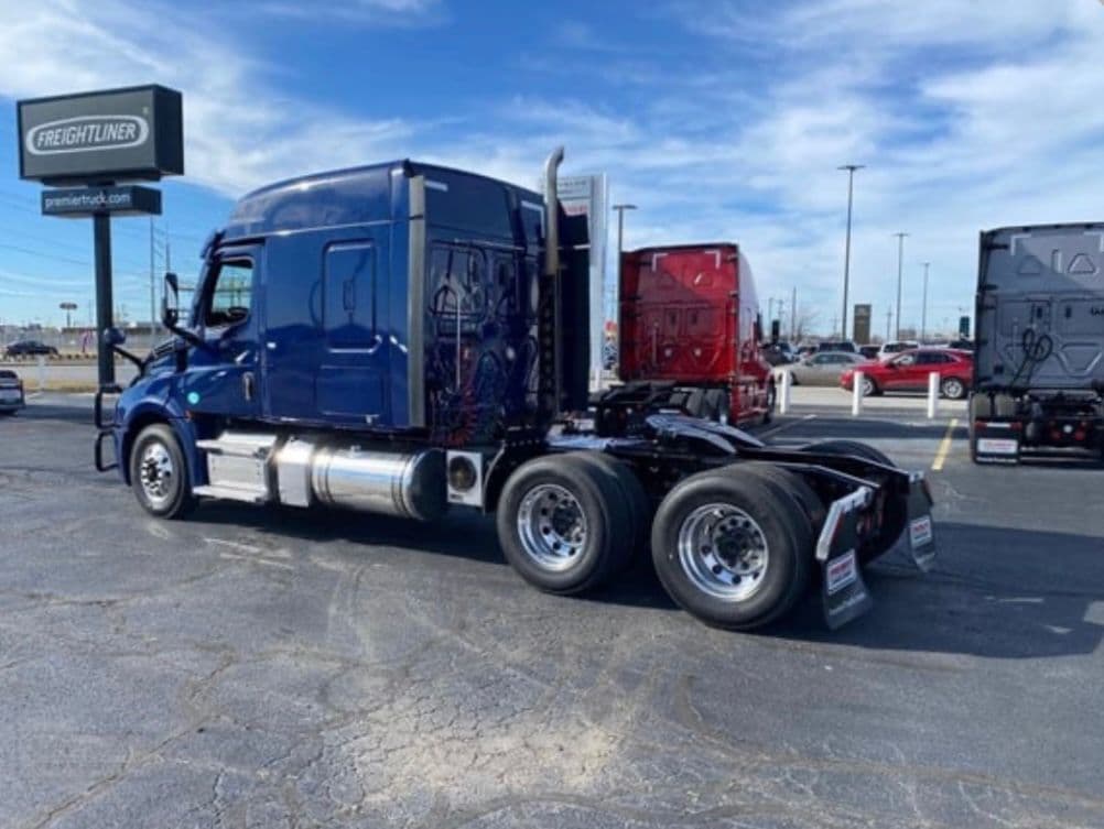 Freightliner Cascadia 126 thumbnail 7