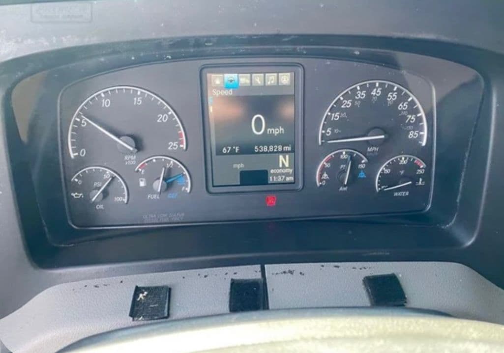 Freightliner Cascadia 126 thumbnail 9