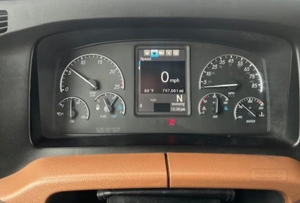 Freightliner Cascadia 126 thumbnail 17