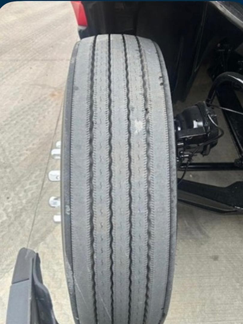 Freightliner Cascadia 126 thumbnail 9