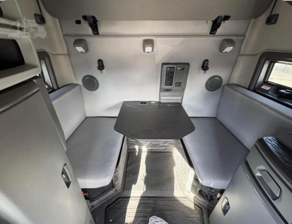 Volvo VNL64T760 thumbnail 16