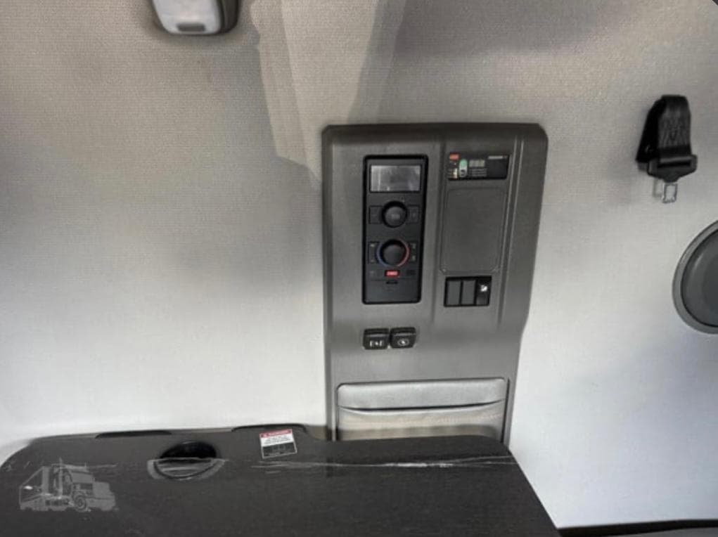 Volvo VNL64T760 thumbnail 8