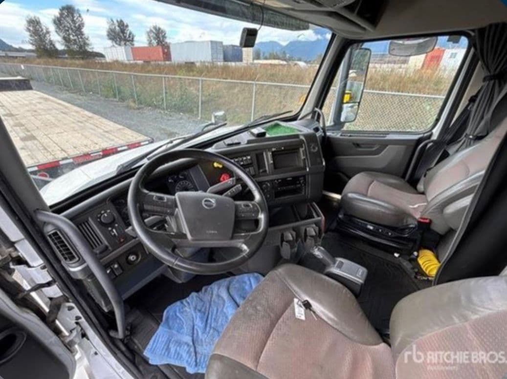 Volvo VNL64T760 thumbnail 7