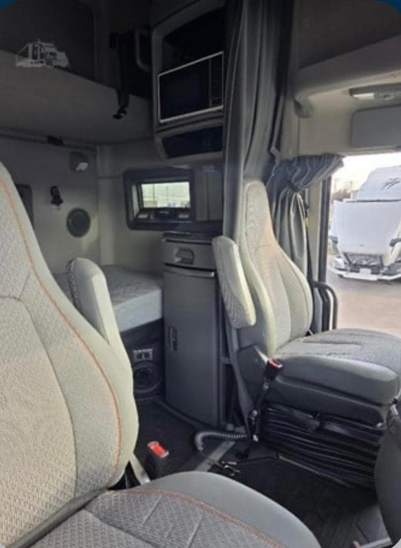 Volvo VNL64T760 thumbnail 27