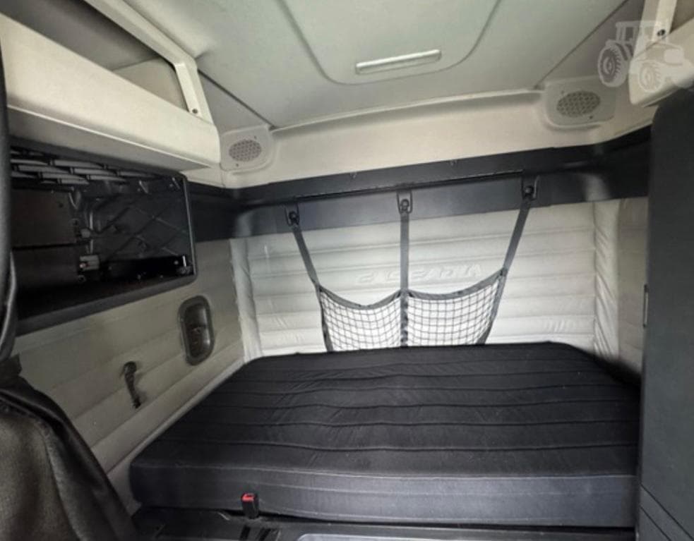 Freightliner Cascadia 126 thumbnail 18