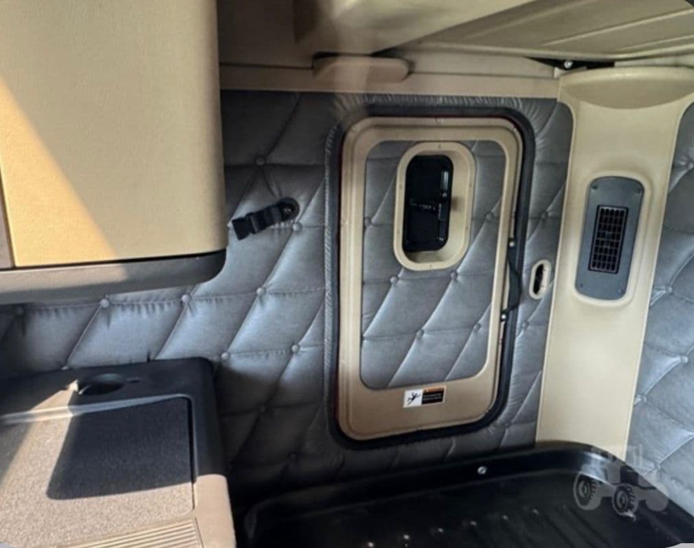 Freightliner 122SD thumbnail 12