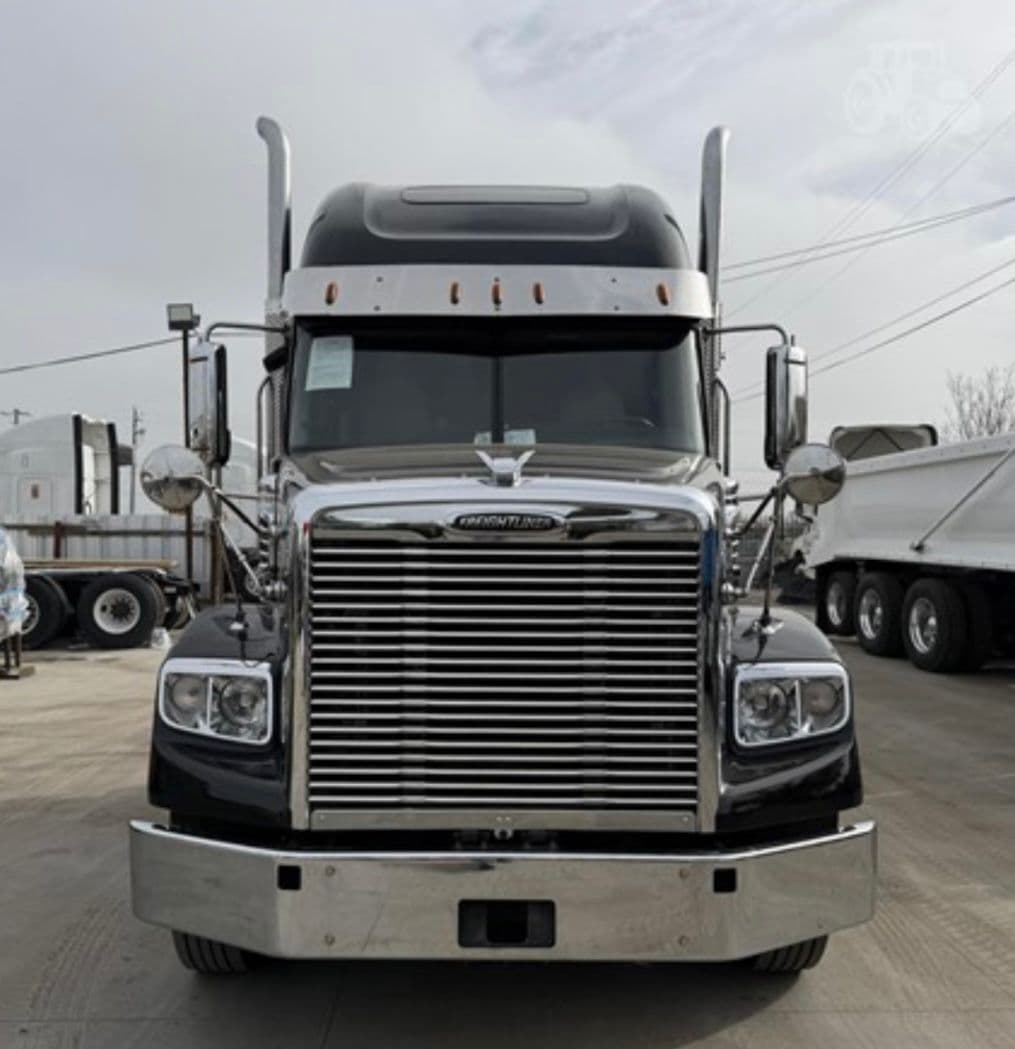 Freightliner 122SD
