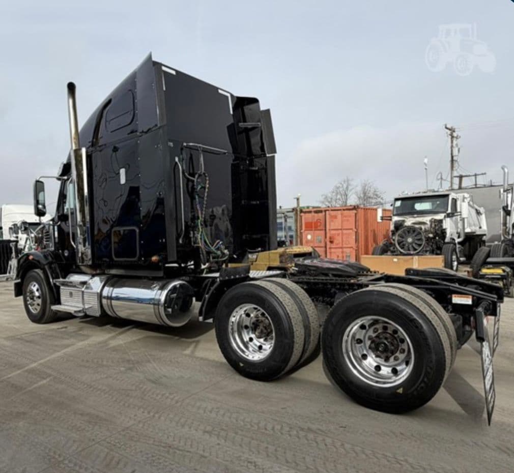 Freightliner 122SD thumbnail 5