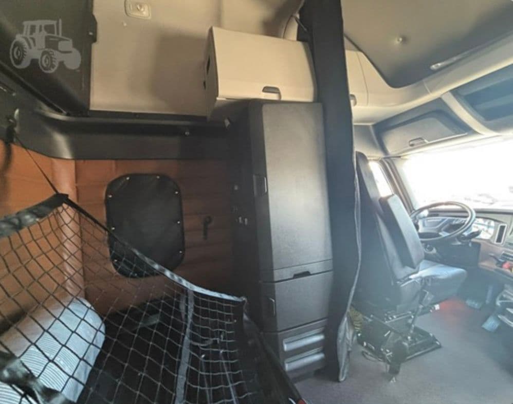 Freightliner Cascadia 126 thumbnail 11