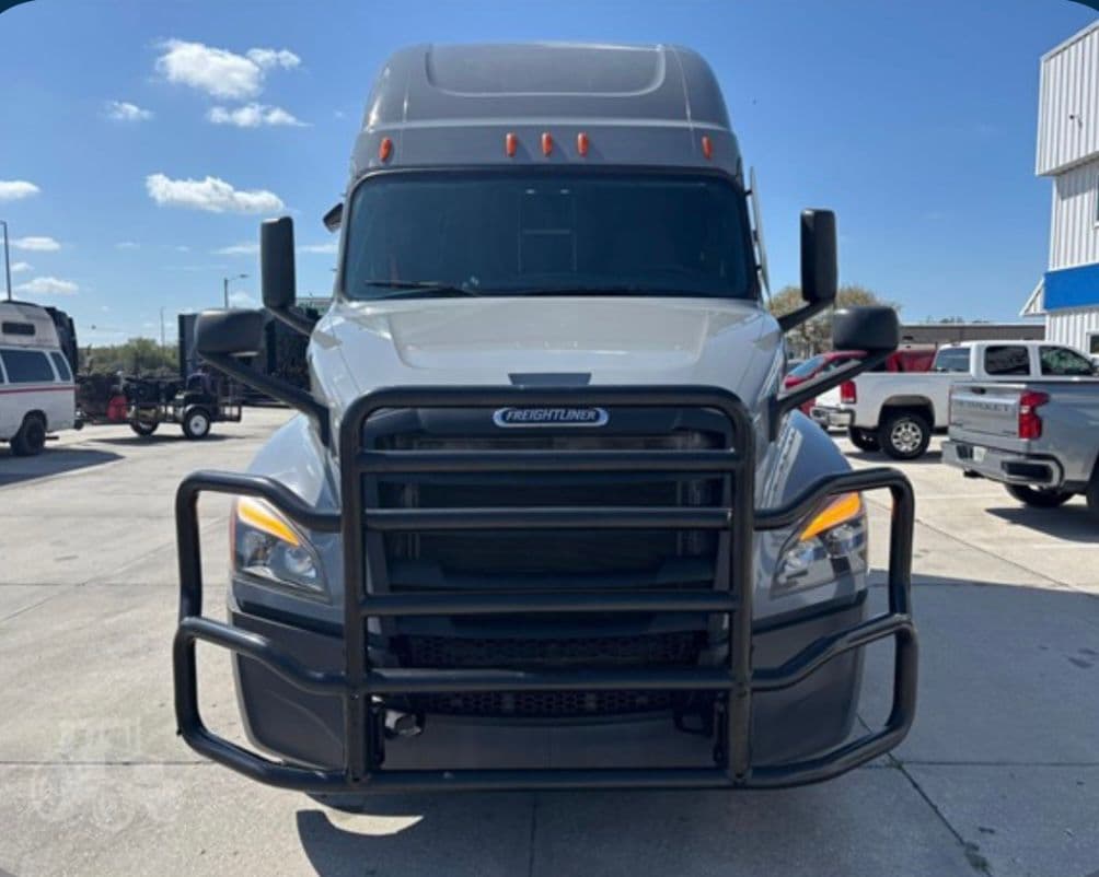 Freightliner Cascadia 126 thumbnail 12