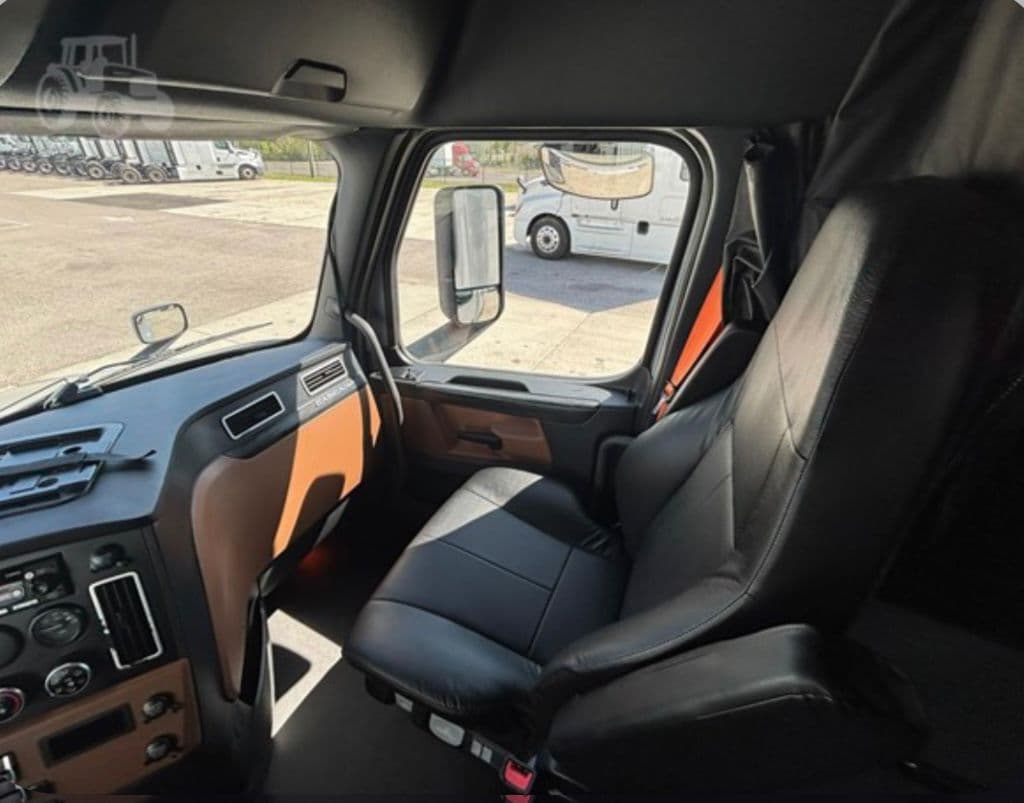 Freightliner Cascadia 126 thumbnail 21