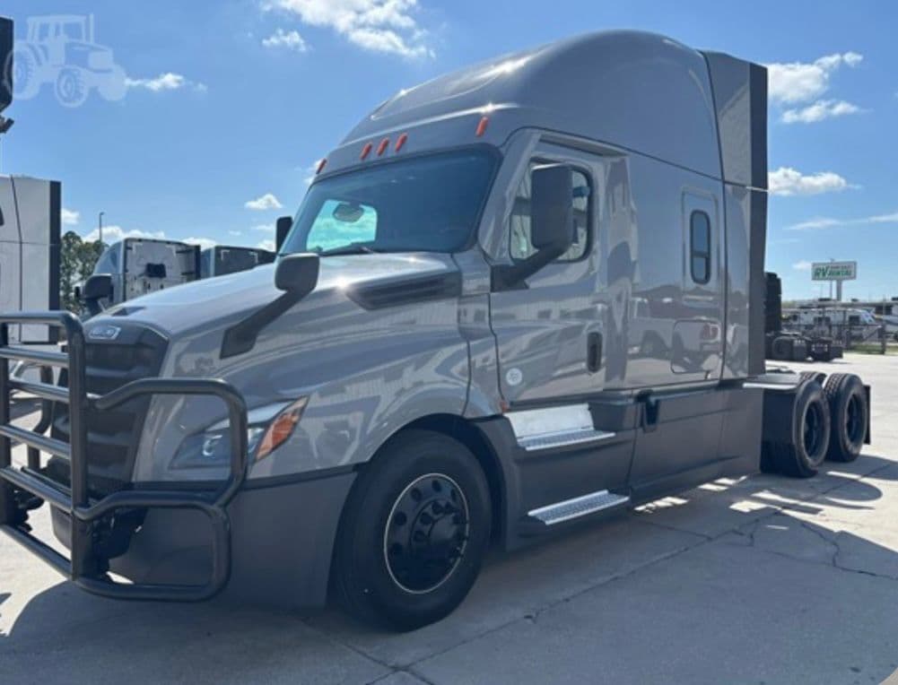Freightliner Cascadia 126 thumbnail 9