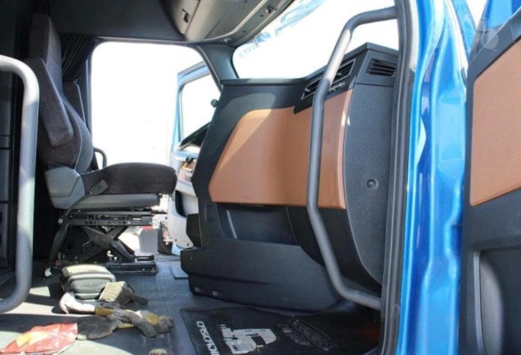 Freightliner Cascadia 126 thumbnail 13