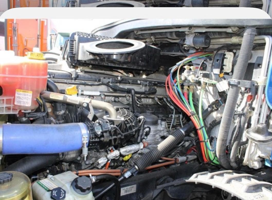 Freightliner Cascadia 126 thumbnail 2