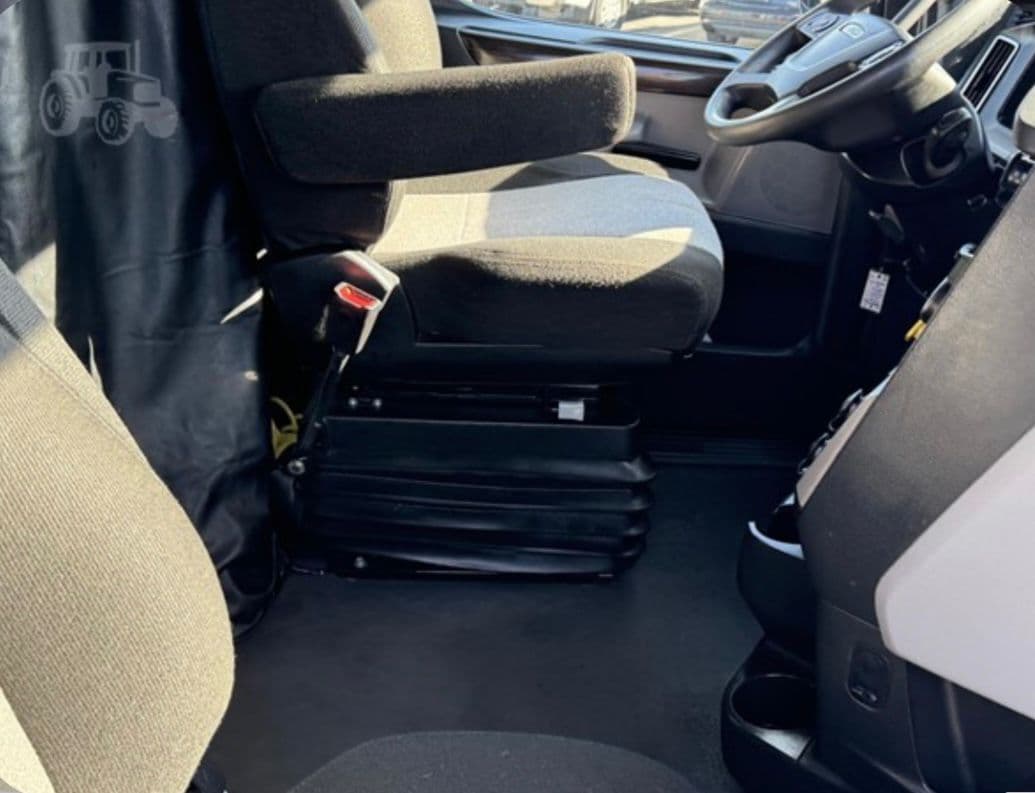 Freightliner Cascadia 126 thumbnail 10