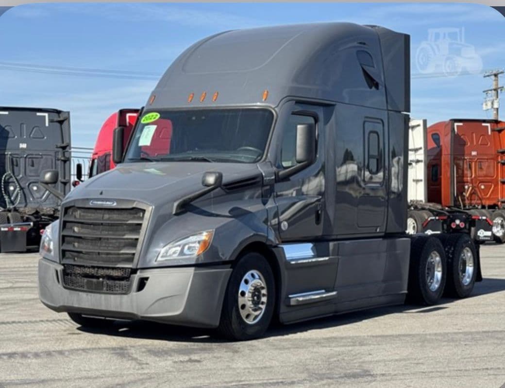 Freightliner Cascadia 126 thumbnail 12