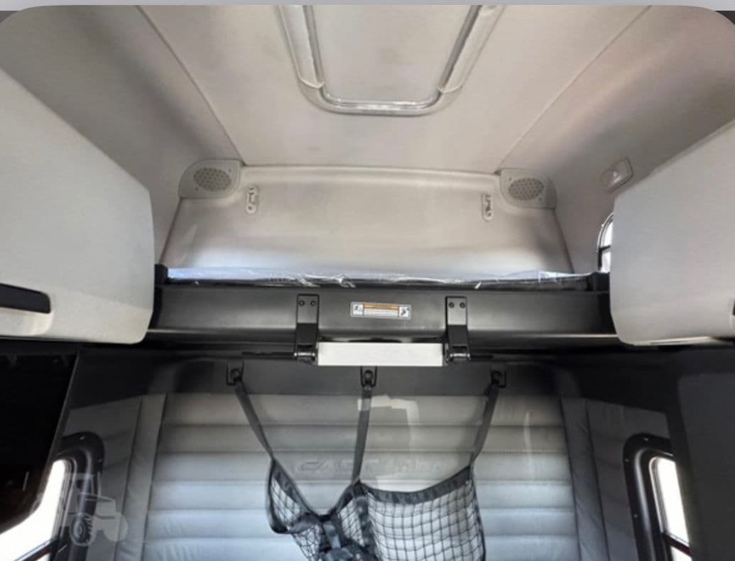 Freightliner Cascadia 126 thumbnail 6