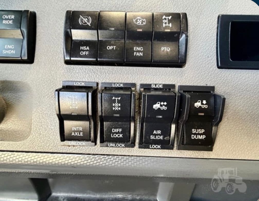 Freightliner Cascadia 126 Mid Roof thumbnail 20