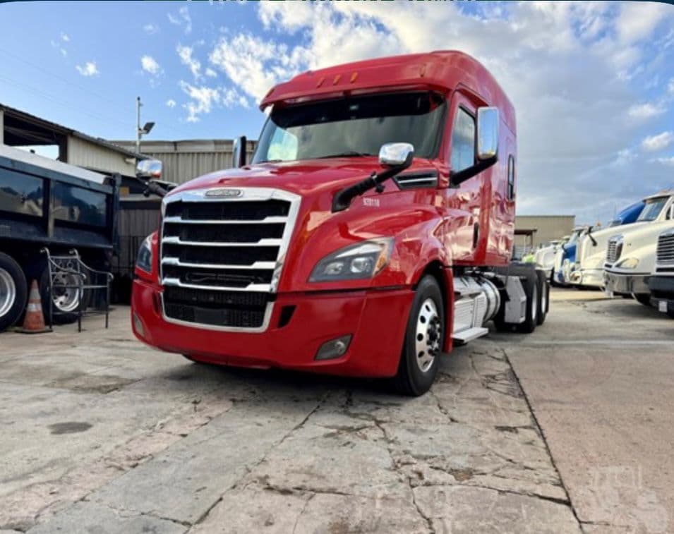 Freightliner Cascadia 126 Mid Roof thumbnail 3